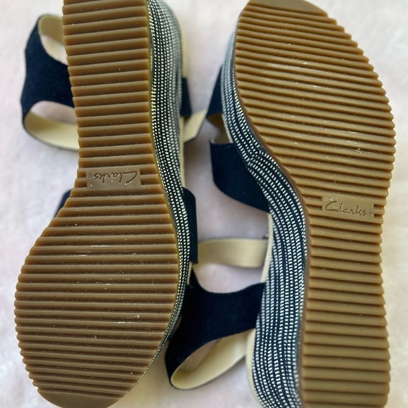 Clarks Akilah Eden Navy Blue Size 8.5 Wedge Shoes Striped Suede Sandals NEW - Picture 10 of 13